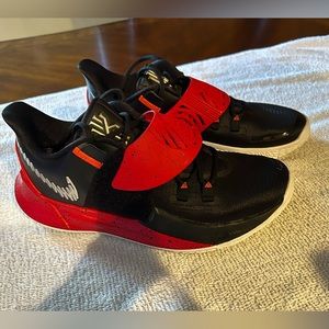 Nike Kyrie Sneakers